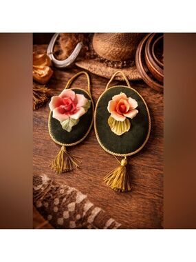 VINTAGE Capodimonte Porcelain Flowers Roses 🌹on Velvet Hanging Wall Tassels Pair